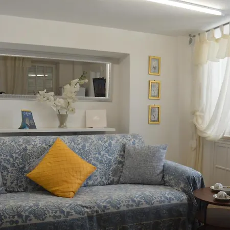 In Pieno Centro Apartment *